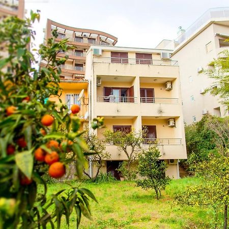 Guest House Mandarina บุดวา ภายนอก รูปภาพ