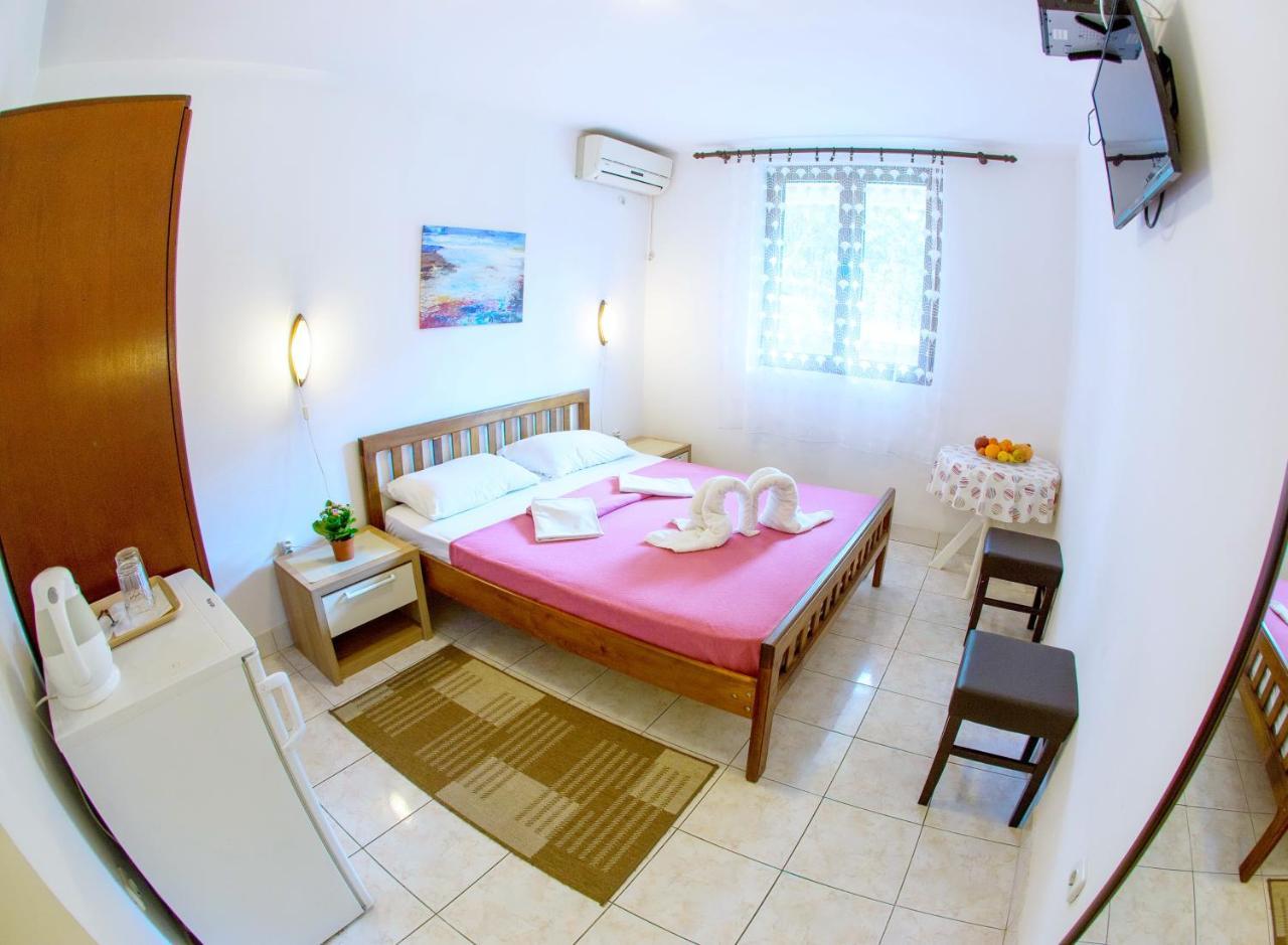 Guest House Mandarina บุดวา ภายนอก รูปภาพ