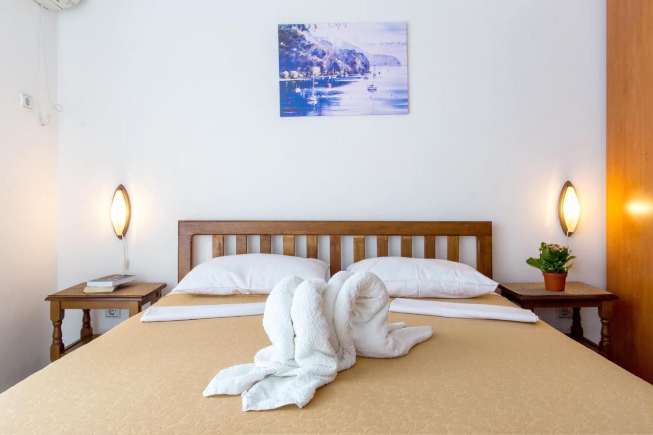 Guest House Mandarina บุดวา ภายนอก รูปภาพ