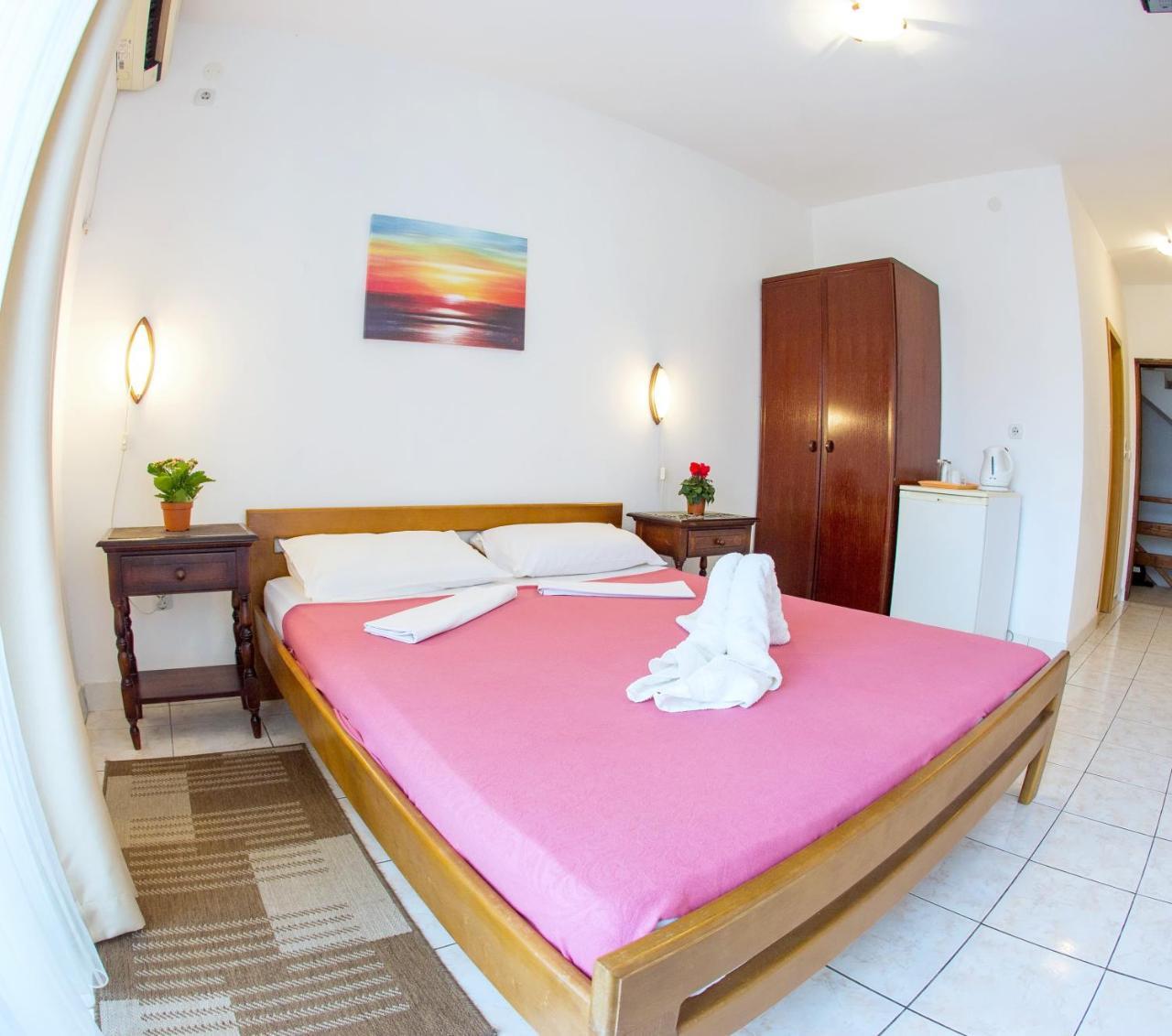 Guest House Mandarina บุดวา ภายนอก รูปภาพ
